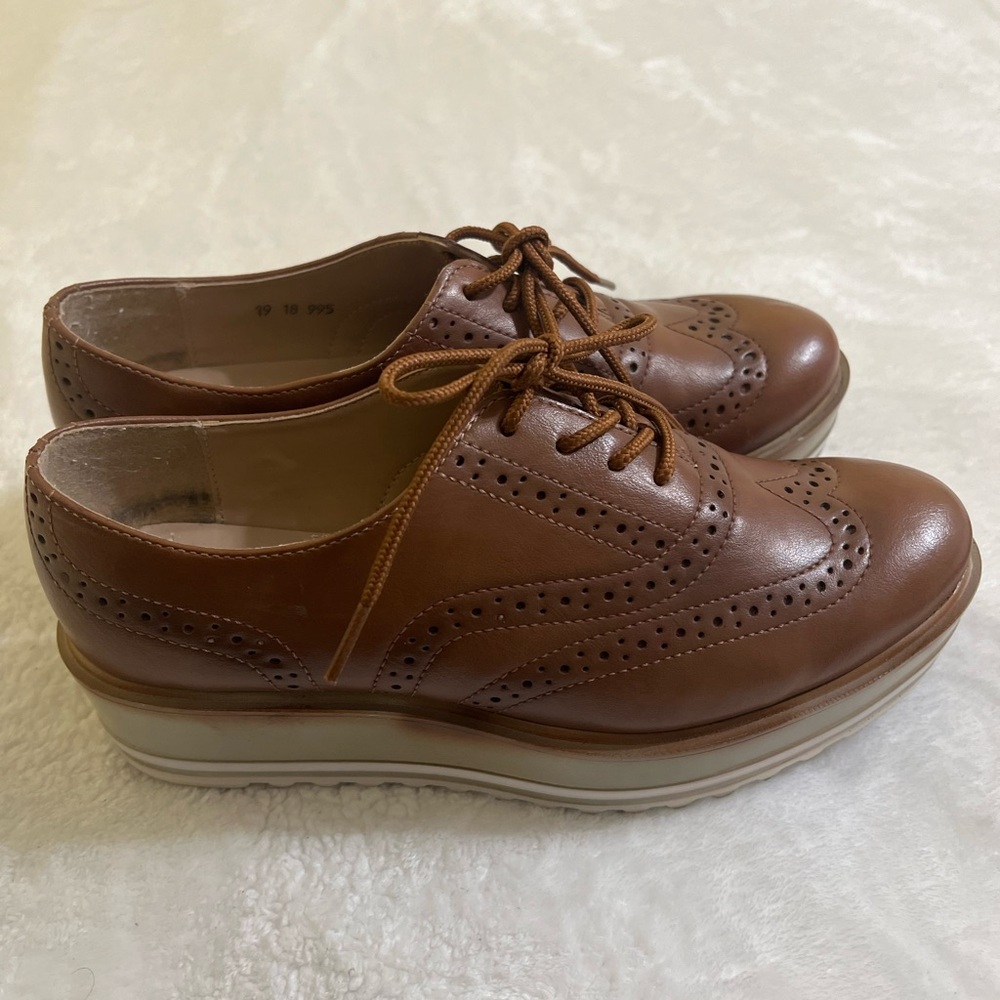 Shoes size 8